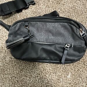 Sherpani Gray and Black Travel Bag